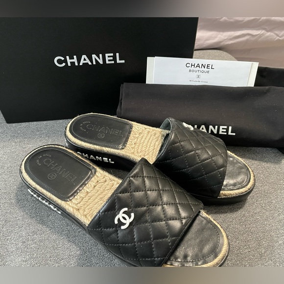 CHANEL Shoes - Chanel espadrille sandals size 40 black quilted leather platform slides mules
